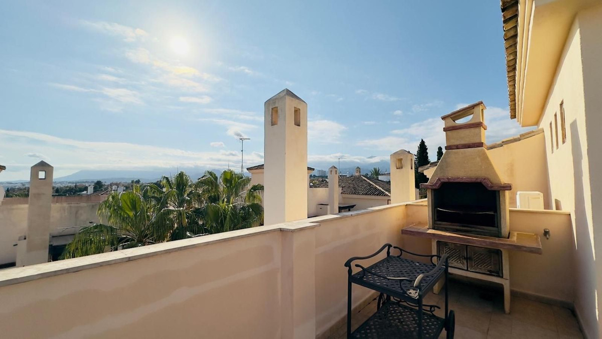 3 Bedroom Apartment in Marbella - Photo 16