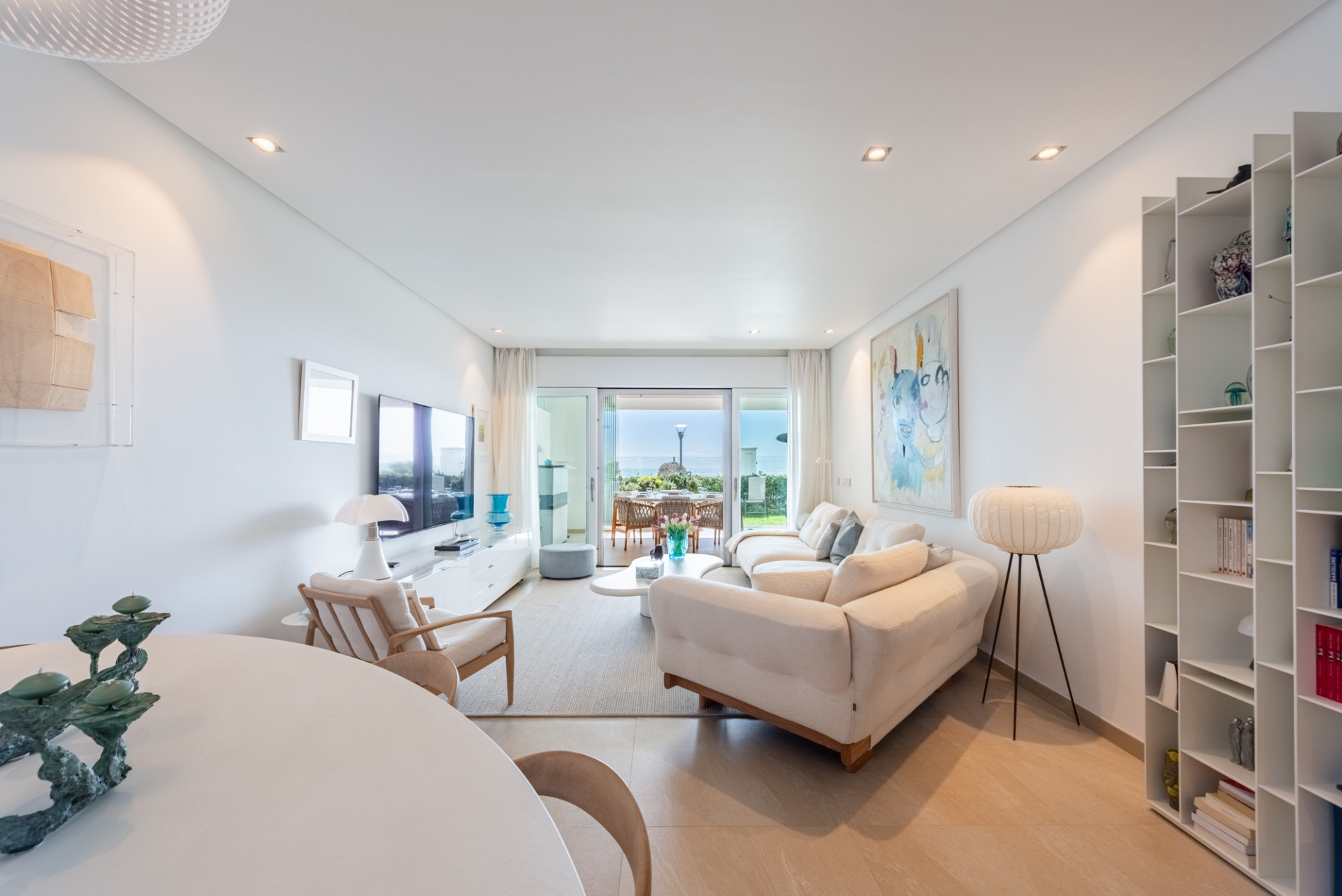 2 Bedroom Apartment in Estepona - Photo 9