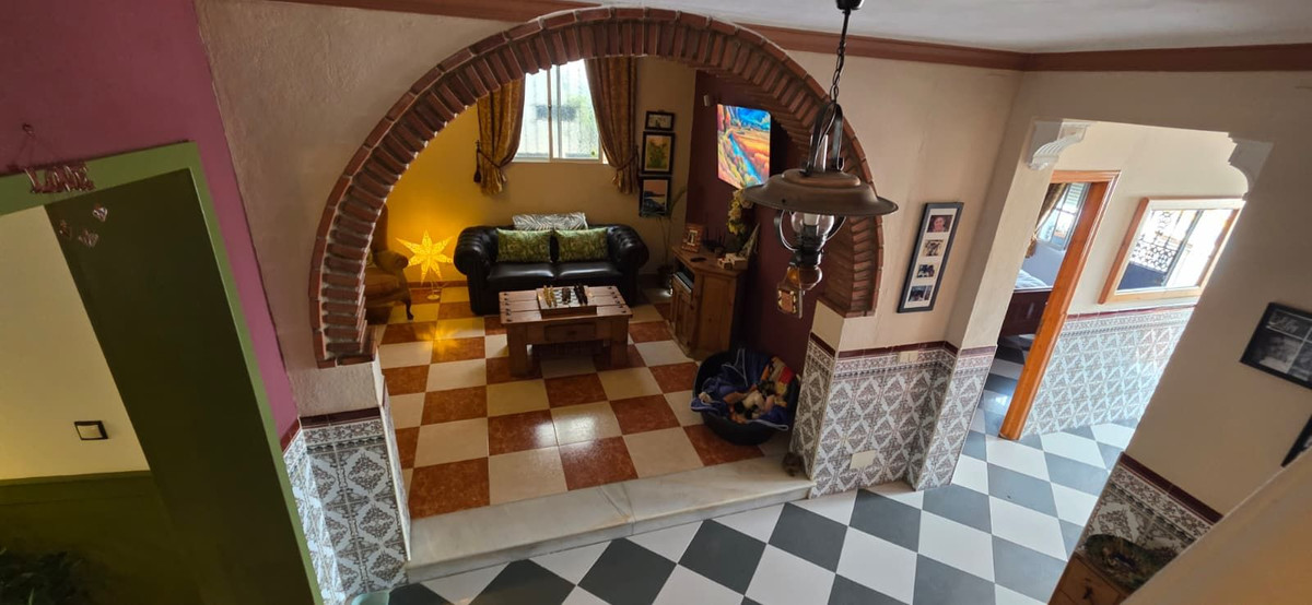 4 Bedroom Townhouse in Alhaurín el Grande - Photo 22