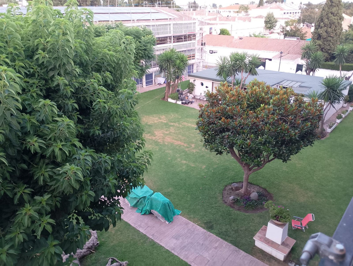 1 Bedroom Apartment in San Pedro de Alcántara - Photo 4