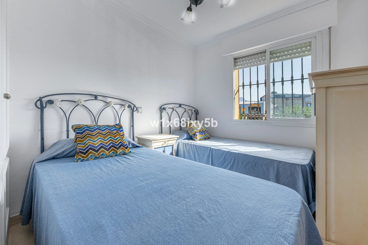 4 Bedroom Townhouse in San Pedro de Alcántara - Photo 21