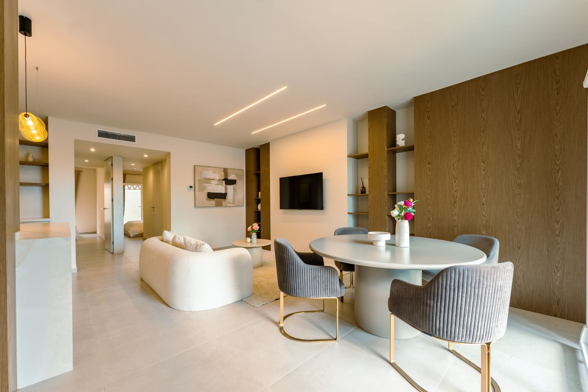 2 Bedroom Apartment in Marbella - Photo 8