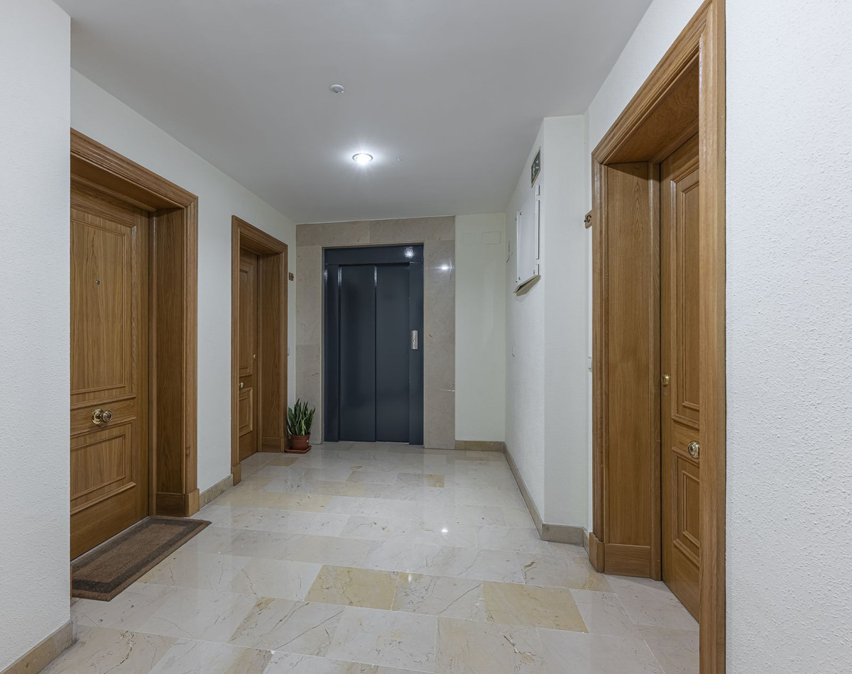 3 Bedroom Apartment in San Pedro de Alcántara - Photo 28