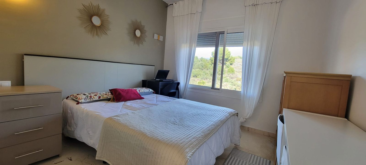 2 Bedroom Apartment in Marbella - Photo 14