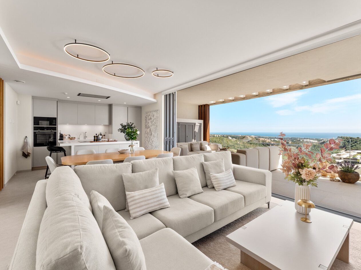 3 Bedroom Apartment in Benahavís - Photo 10