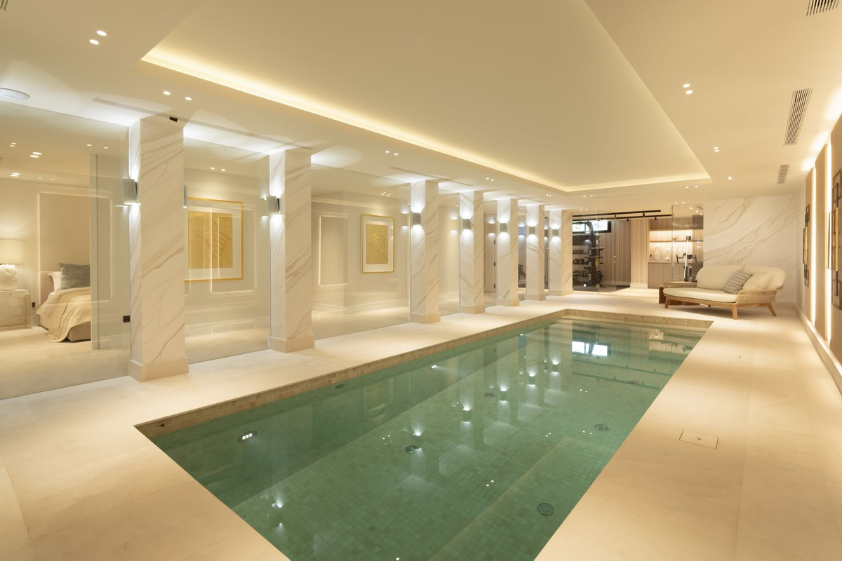 8 Bedroom Villa in Benahavís - Foto 17