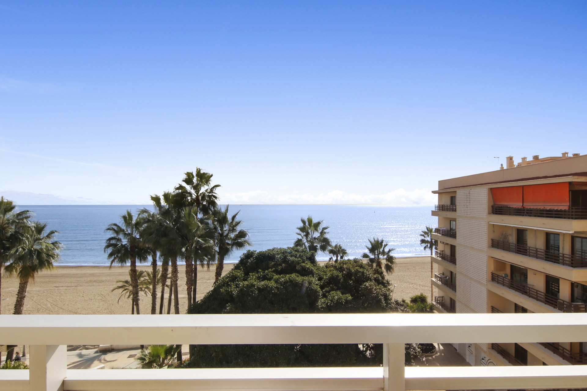 3 Bedroom Penthouse in Estepona - Photo 13