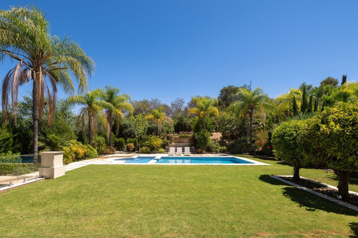 6 Bedroom Villa in Marbella - Photo 6