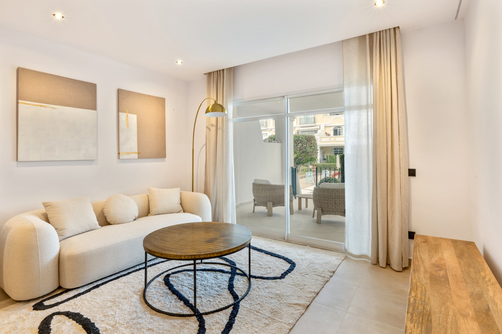 3 Bedroom Apartment in Marbella - Photo 5
