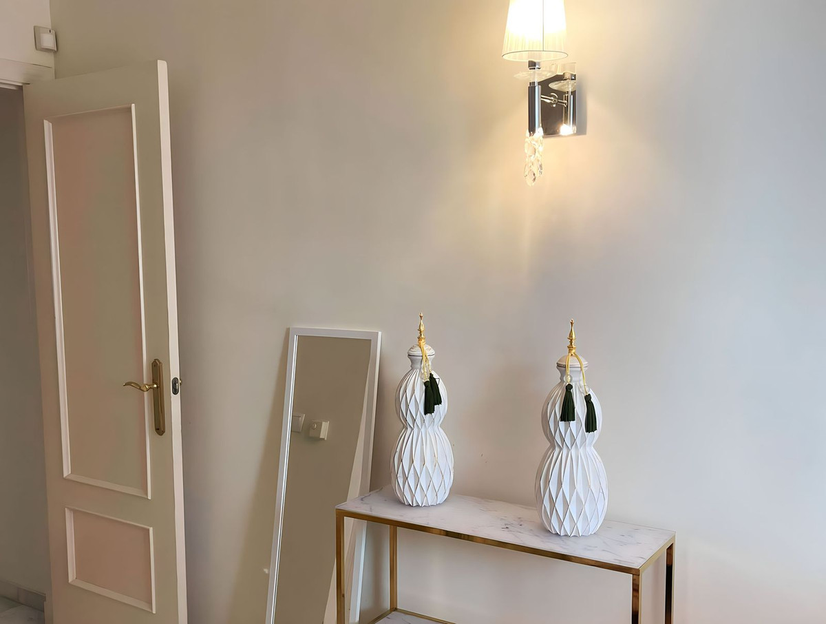 2 Bedroom Apartment in Marbella - Photo 13