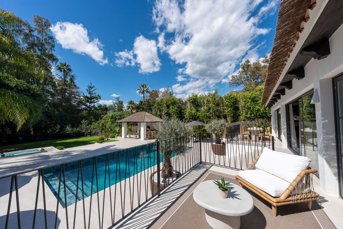 5 Bedroom Villa in Marbella - Photo 10