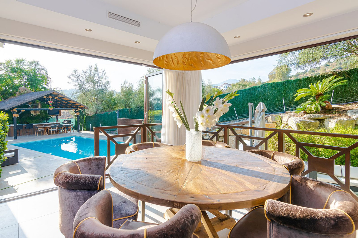 6 Bedroom Villa in Marbella - Photo 10