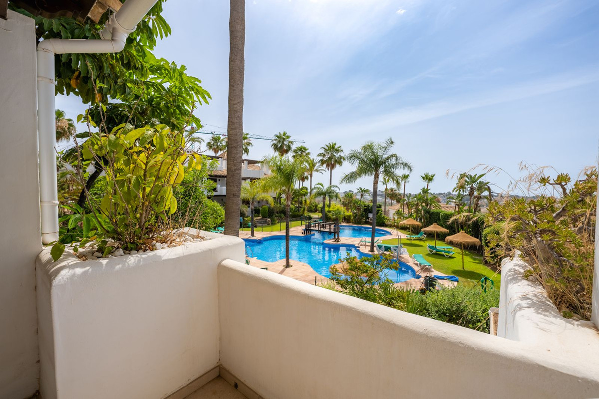 3 Bedroom Townhouse in Estepona - Photo 17