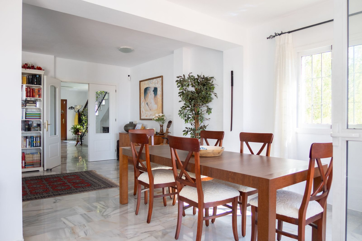 3 Bedroom Villa in Estepona - Photo 6