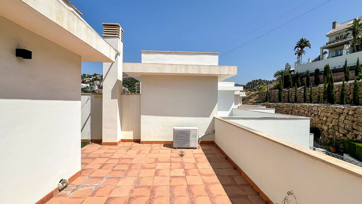 3 Bedroom Townhouse in Málaga - Photo 13
