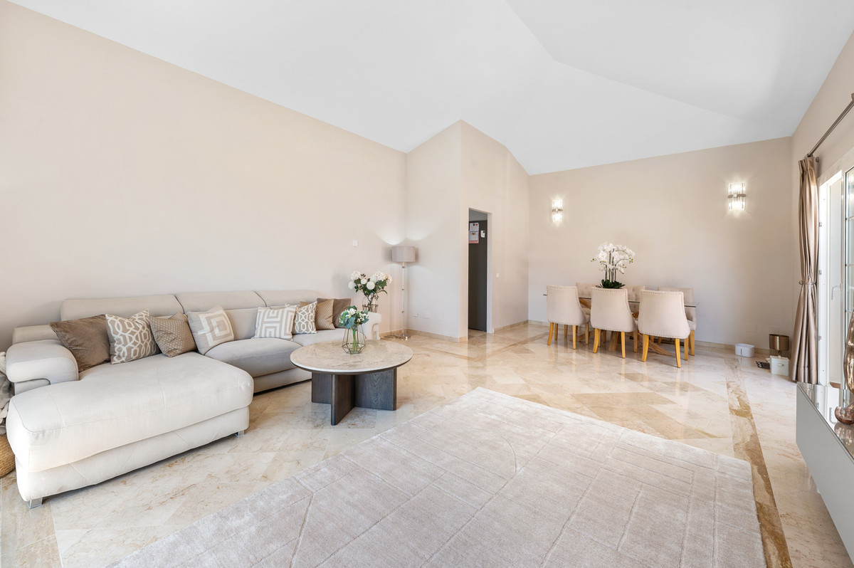 3 Bedroom Villa in Marbella - Photo 16