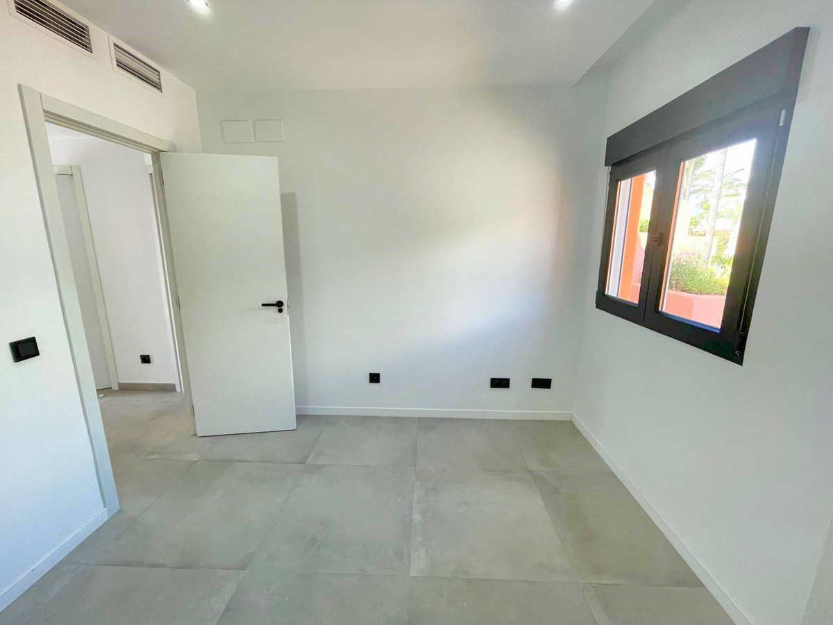 3 Bedroom Townhouse in Estepona - Photo 21