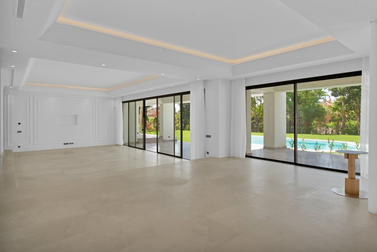 6 Bedroom Villa in Marbella - Фото 10