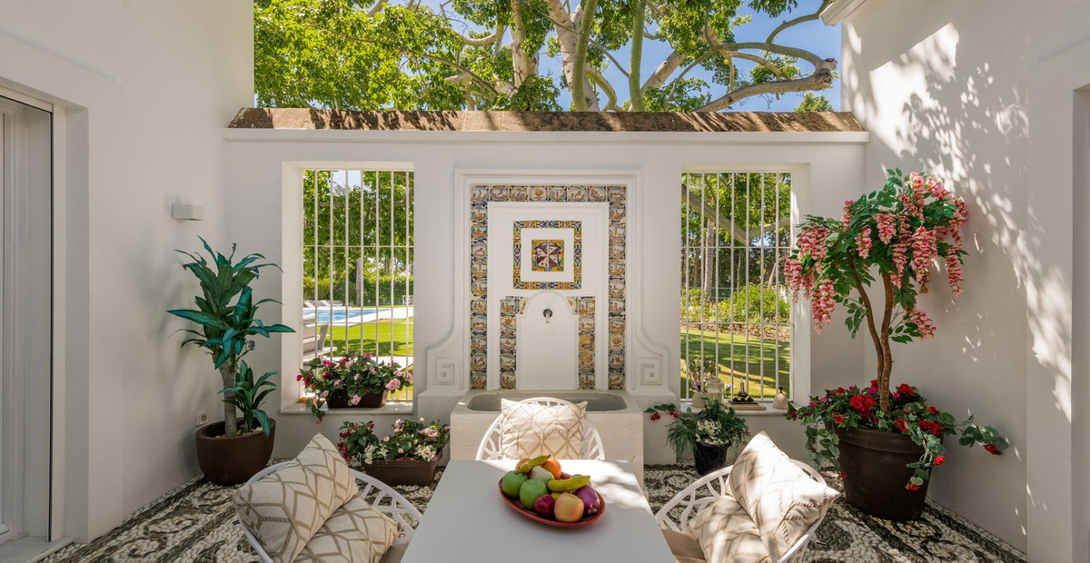 6 Bedroom Villa in Marbella - Photo 25