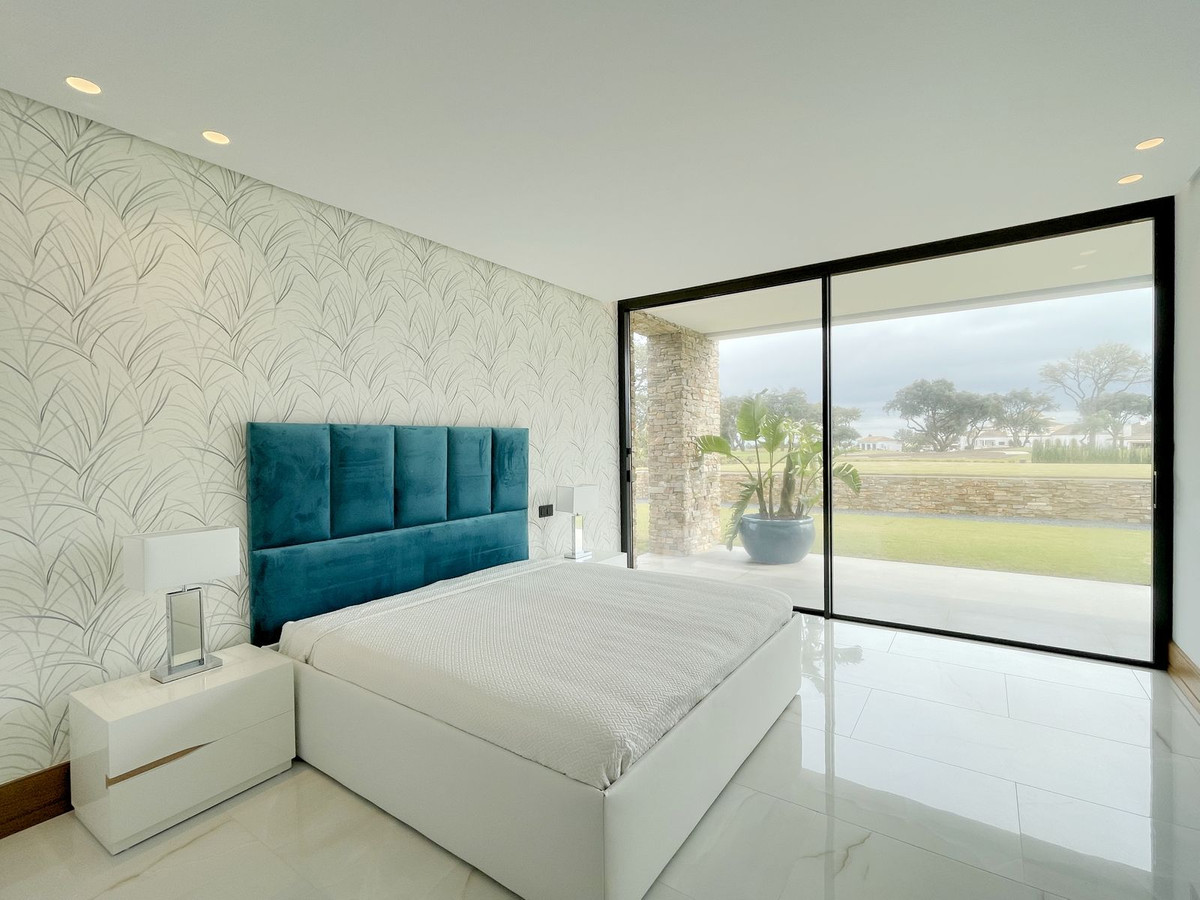 6 Bedroom Villa in San Roque - Photo 84