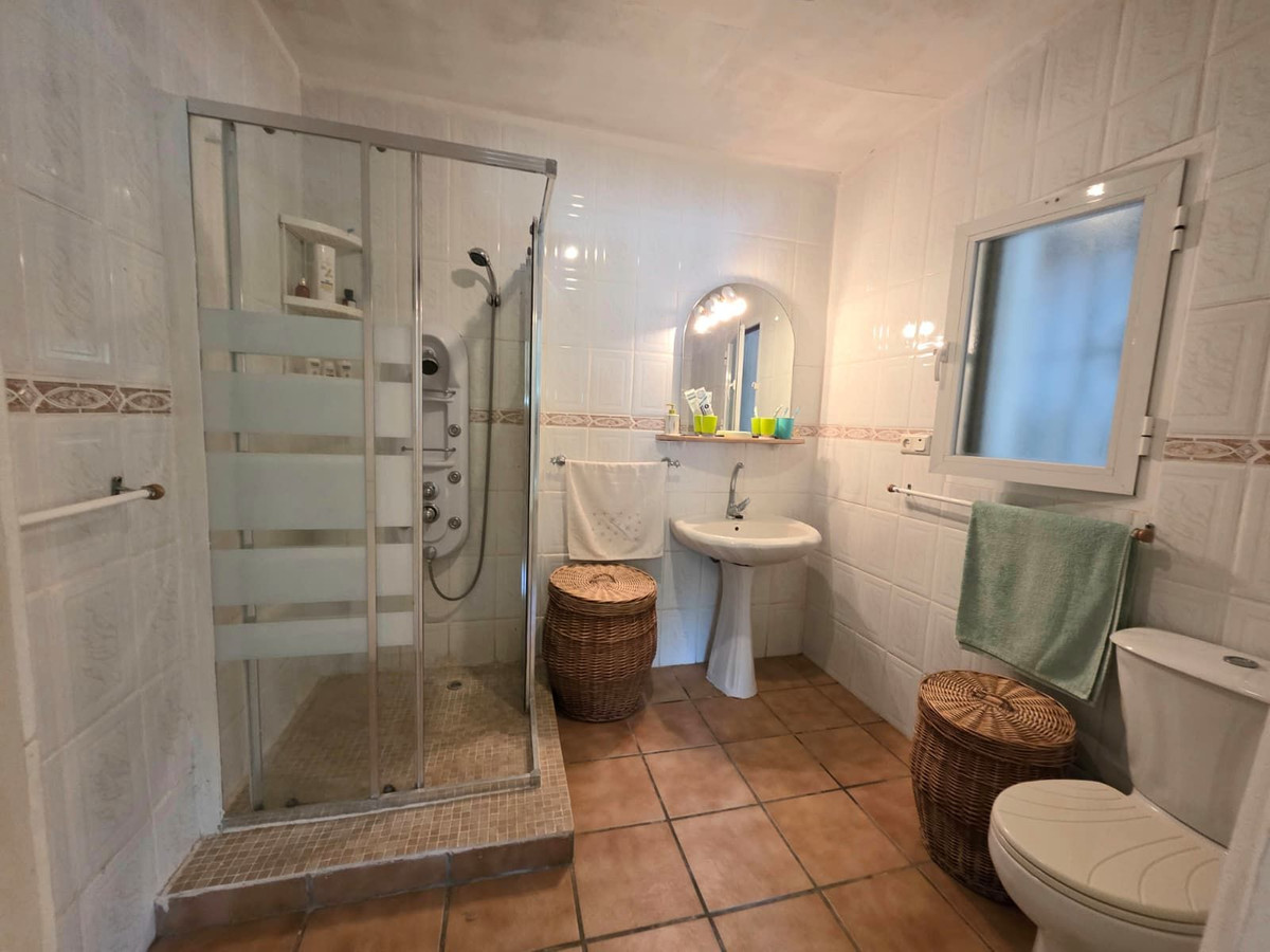 3 Bedroom Villa in Coín - Photo 12
