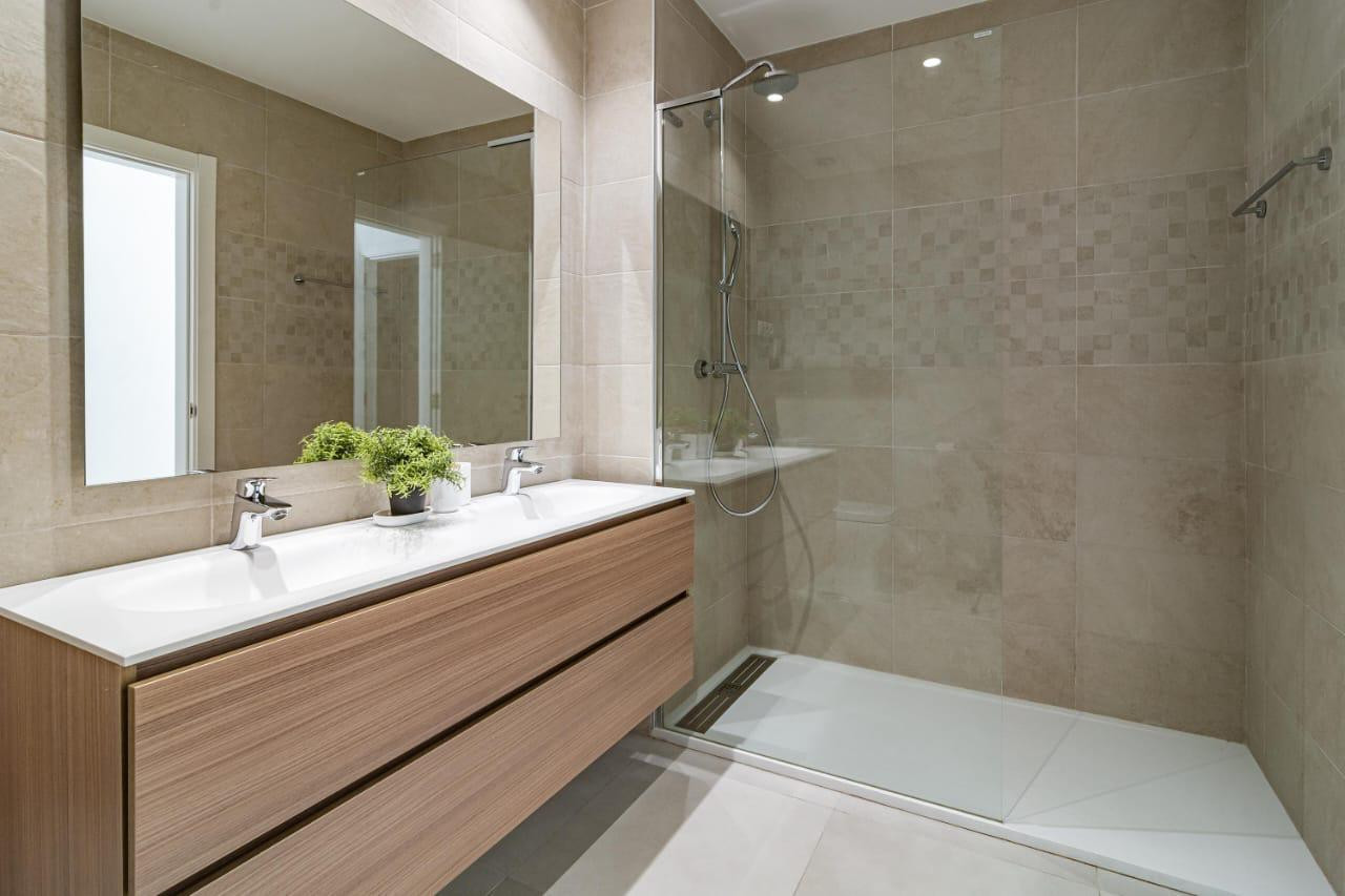 2 Bedroom Apartment in Estepona - Photo 11