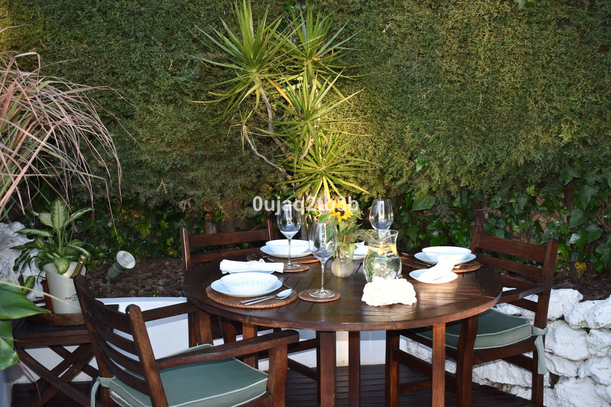 2 Bedroom Townhouse in Marbella - Photo 18
