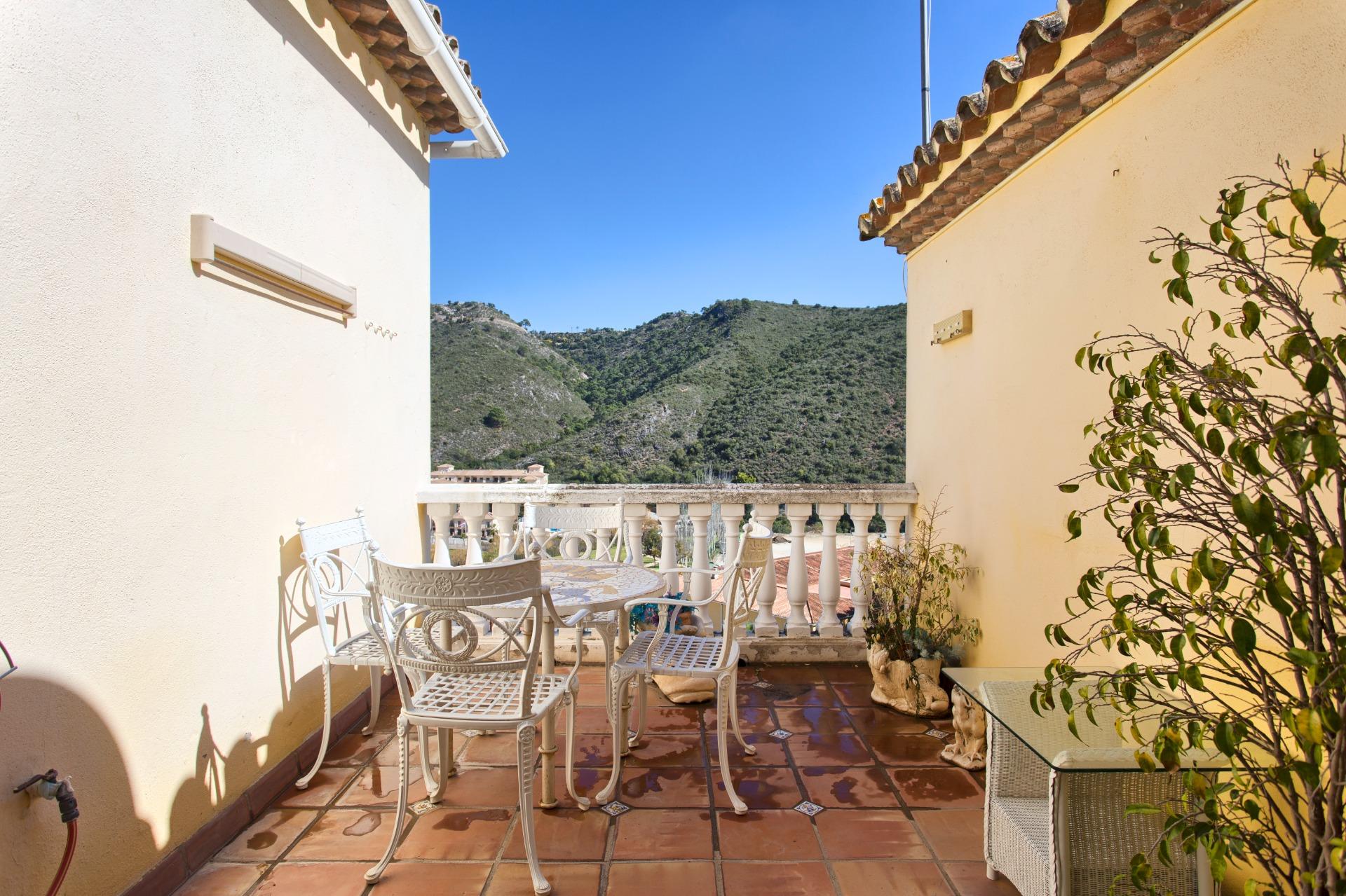 3 Bedroom Townhouse in Benahavís - Photo 4