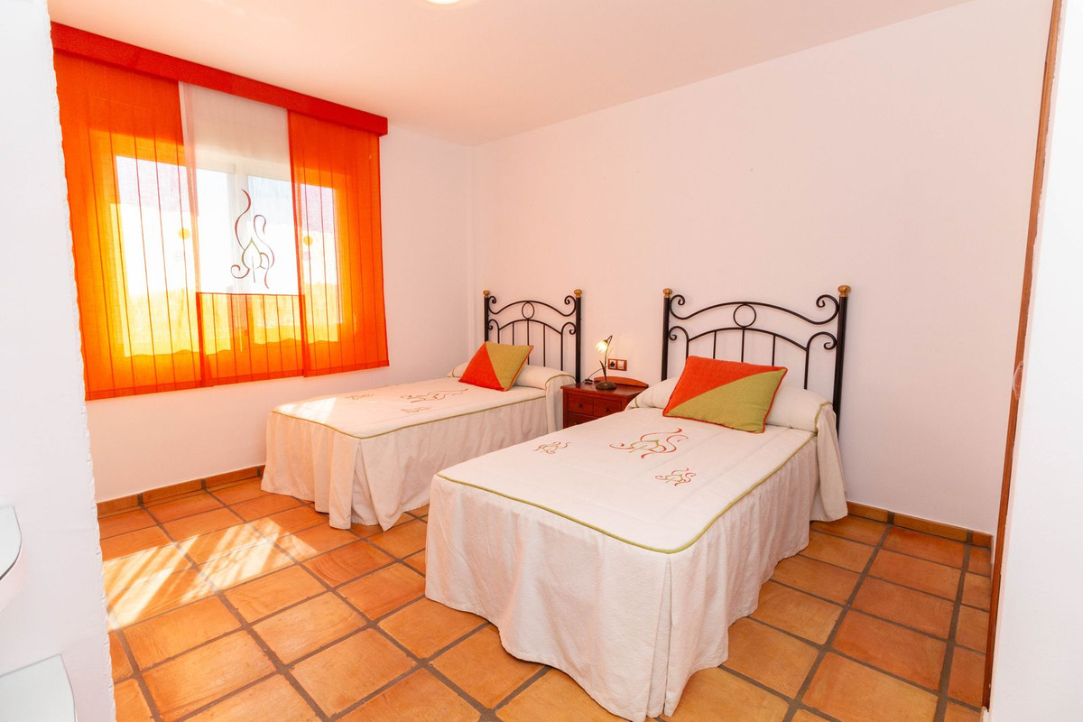 4 Bedroom Country house in Mijas - Фото 28