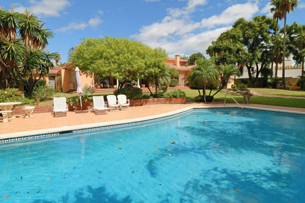 6 Bedroom Villa in Estepona - Foto 5