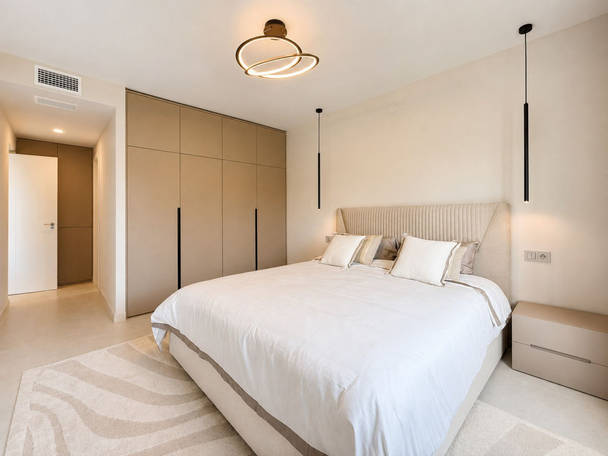 3 Bedroom Apartment in Marbella - Photo 8