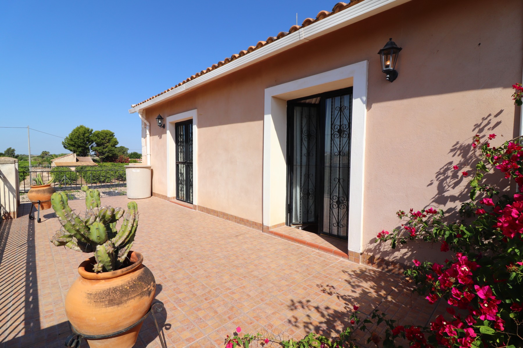 Chalet de 4 dormitorios en Alicante – Foto 28