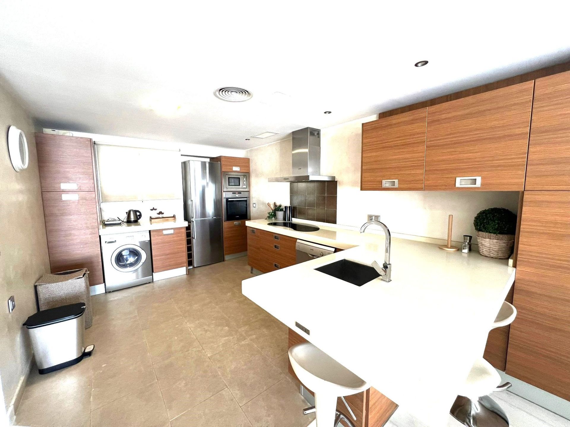 3 Bedroom Apartment in Marbella - Photo 3