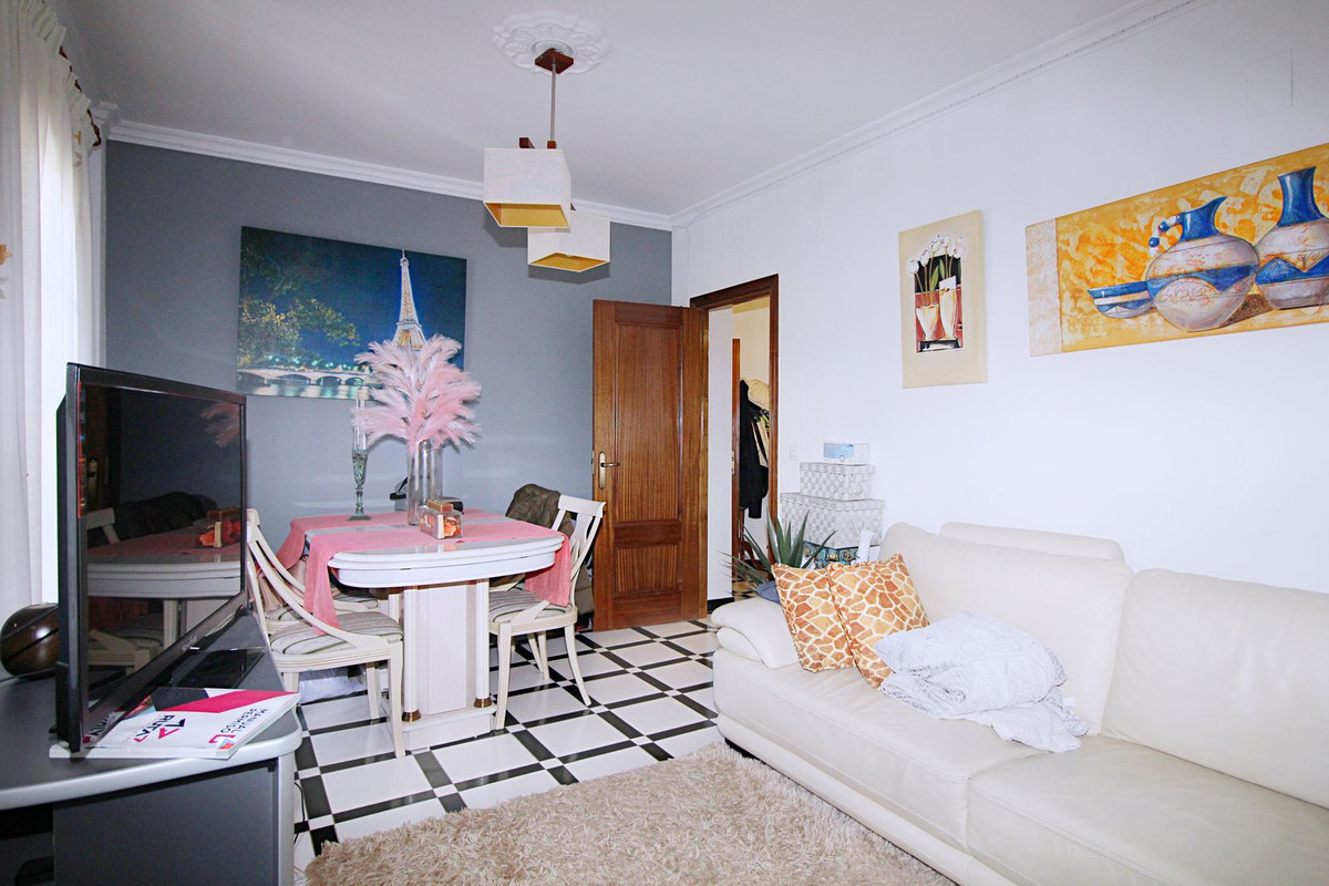 4 Bedroom Townhouse in Coín - Foto 2