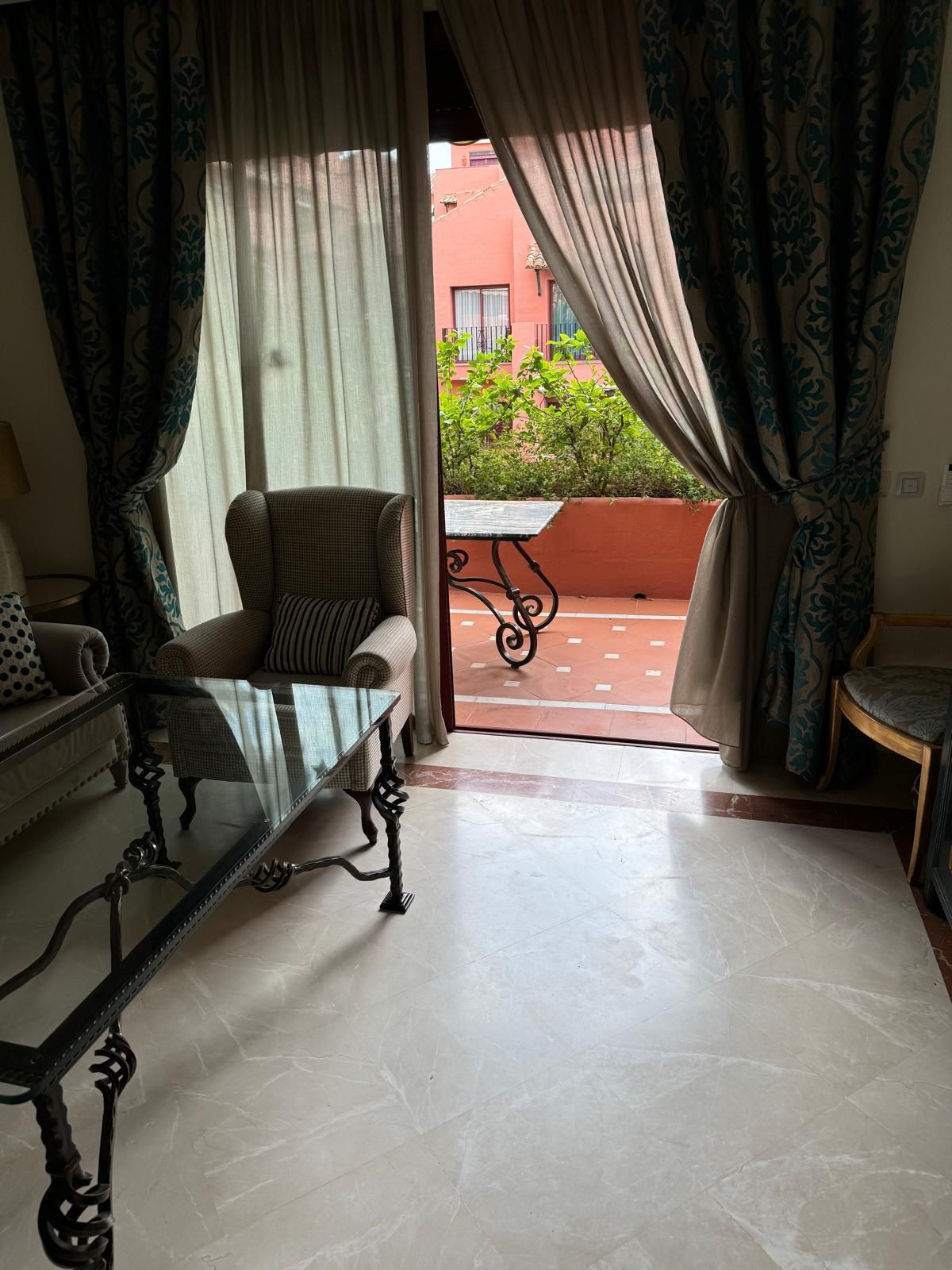 3 Bedroom Apartment in Marbella - Photo 14