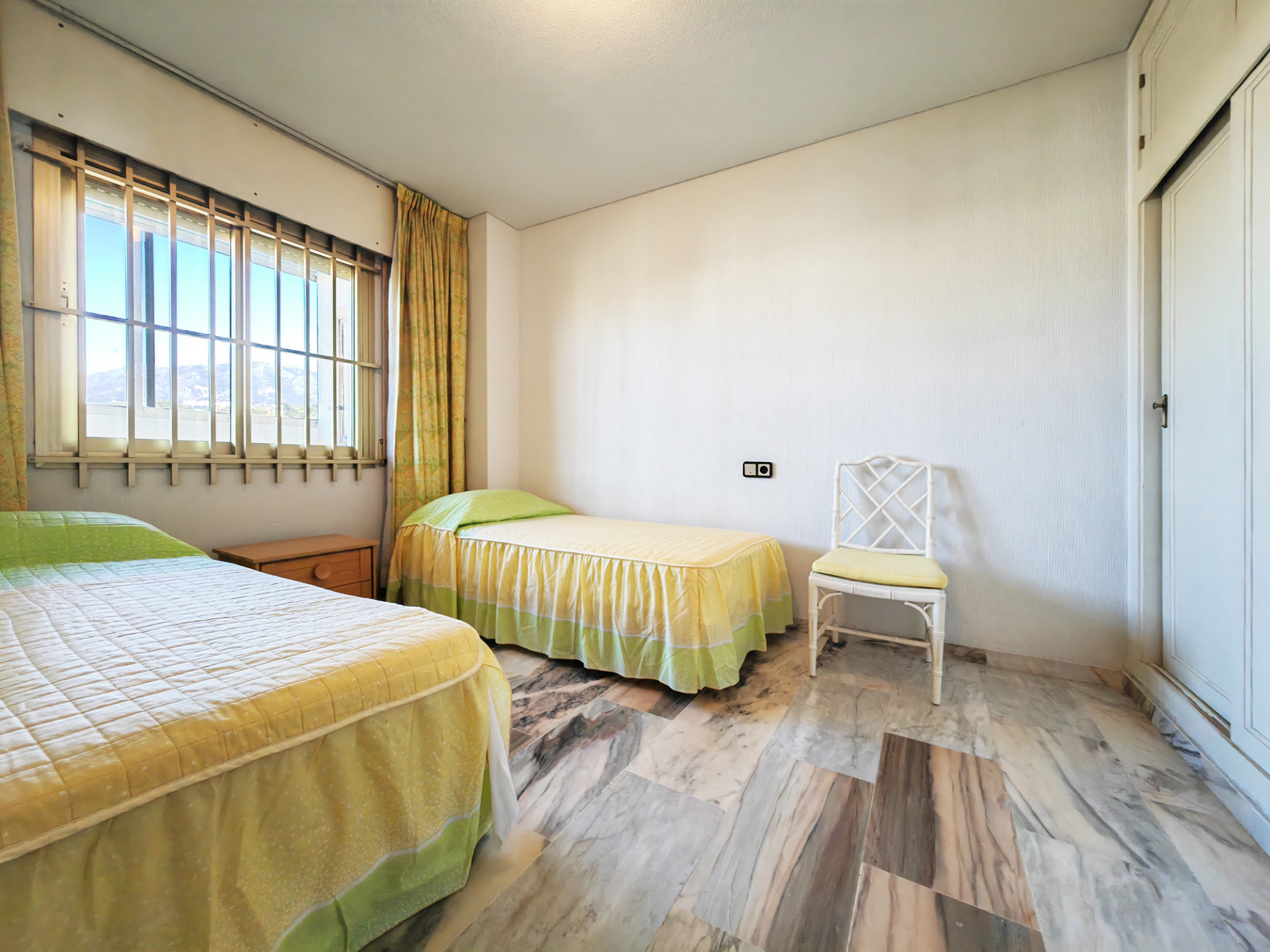 5 Bedroom Apartment in Fuengirola - Photo 17