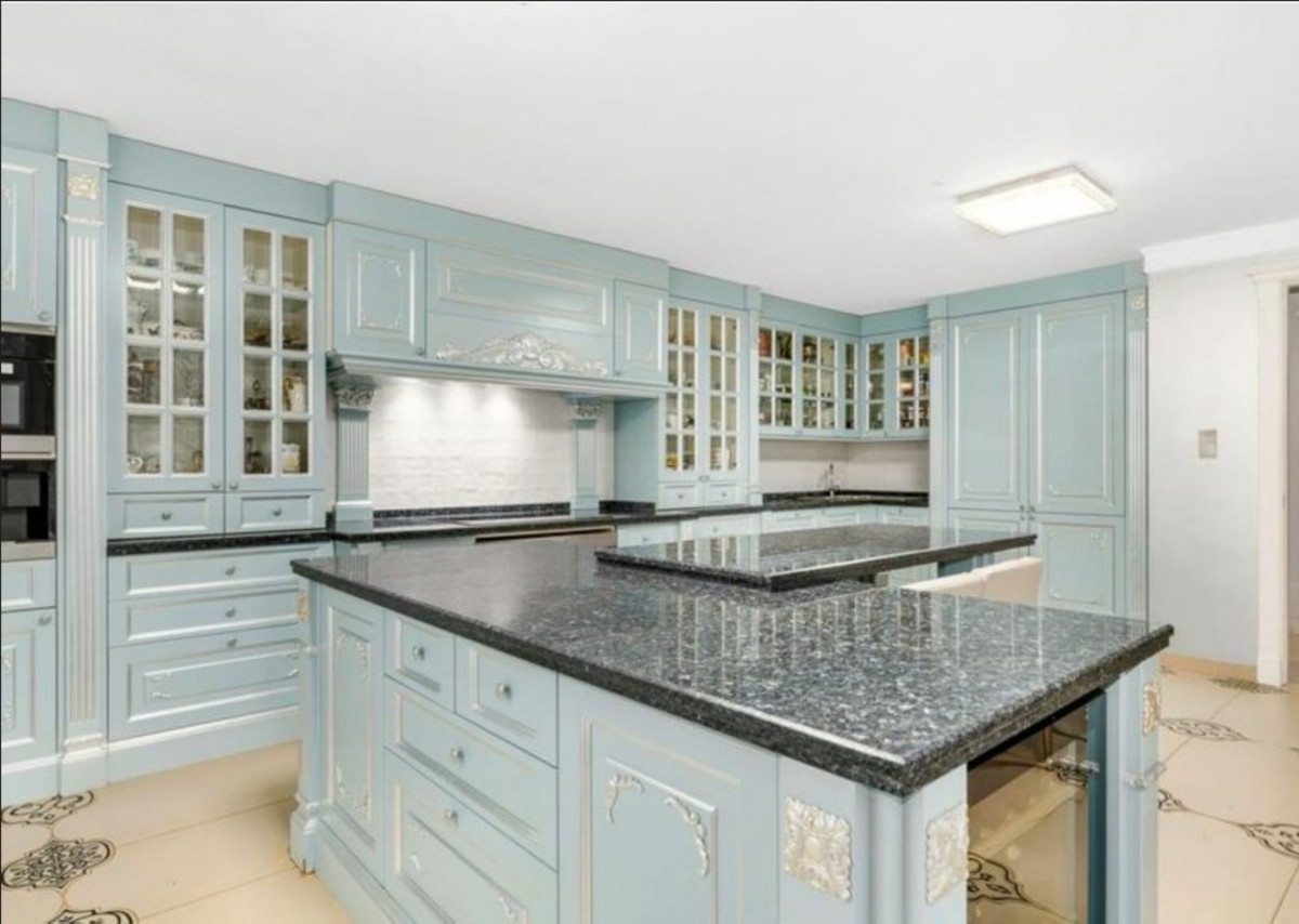 9 Bedroom Villa in Marbella - Photo 17