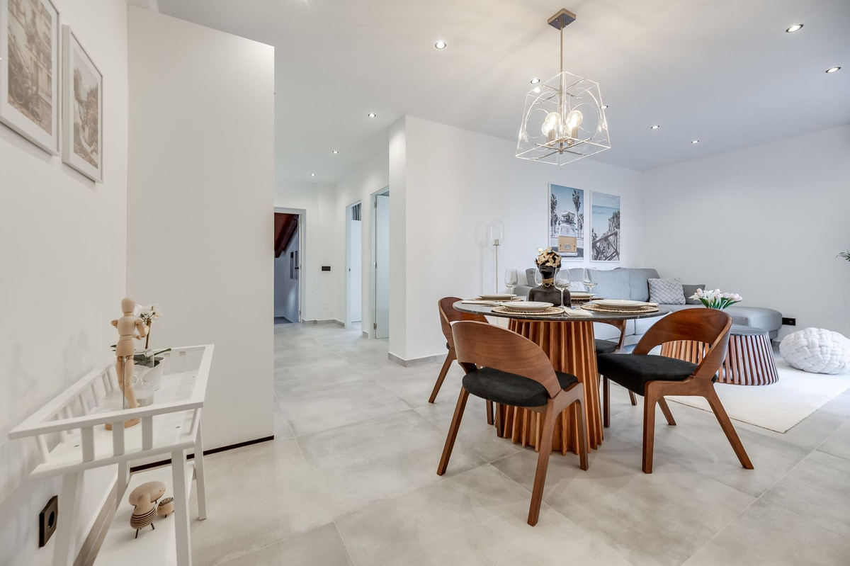 5 Bedroom Apartment in Estepona - Photo 11
