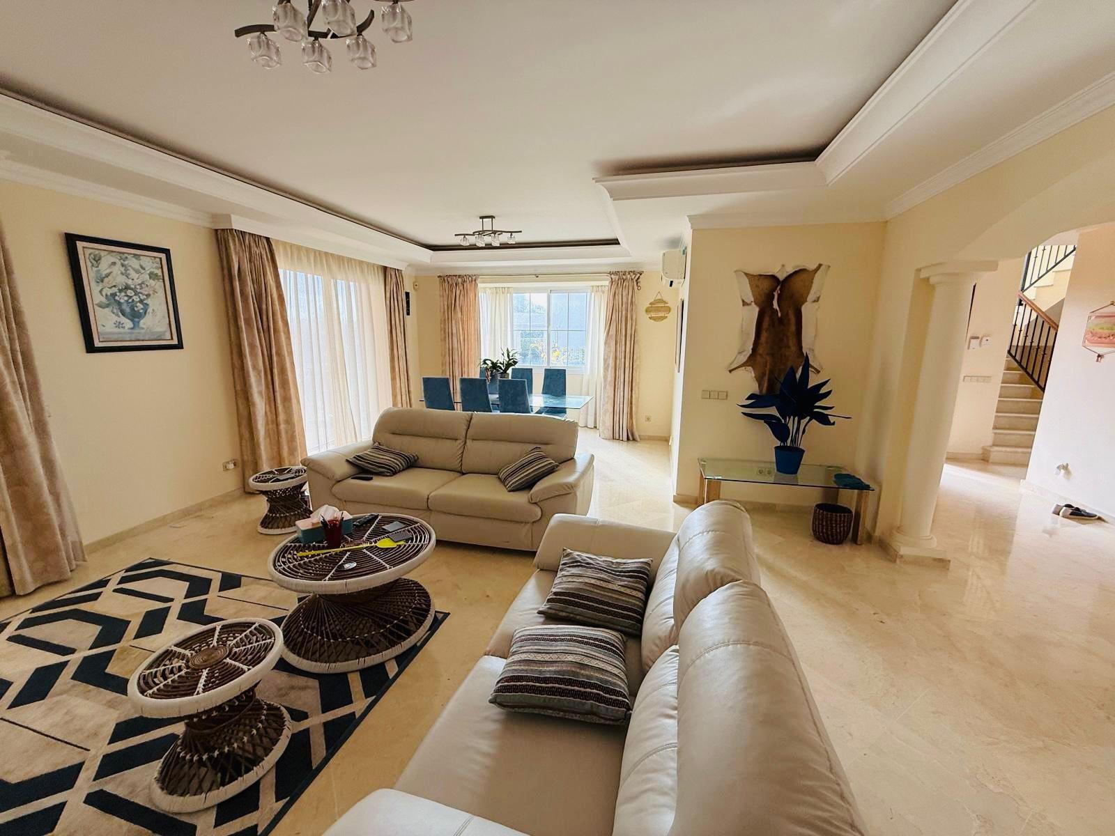 5 Bedroom Villa in Casares - Photo 8