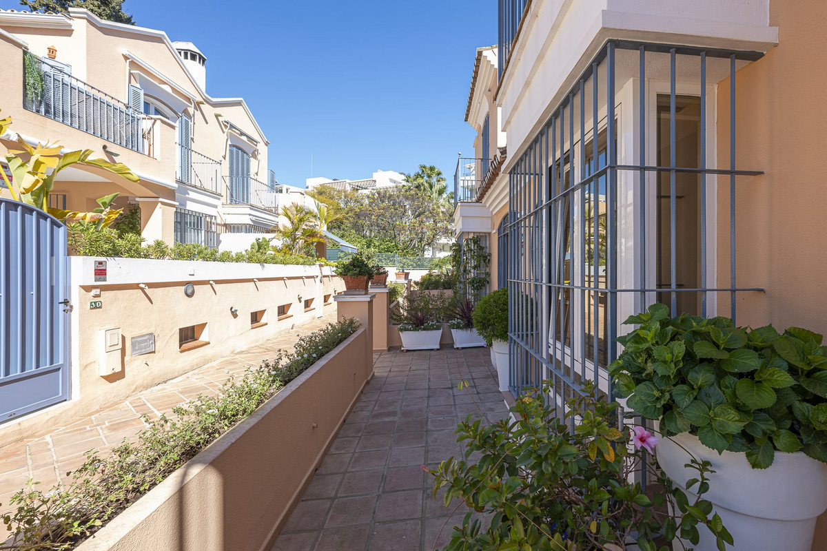 3 Bedroom Townhouse in Marbella - Photo 44
