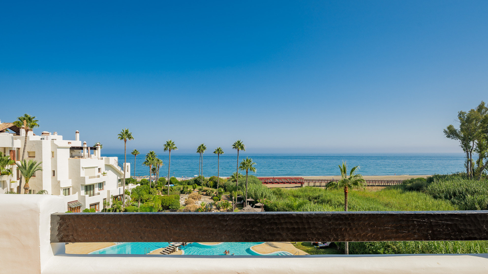 3 Bedroom Penthouse in Estepona - Photo 36