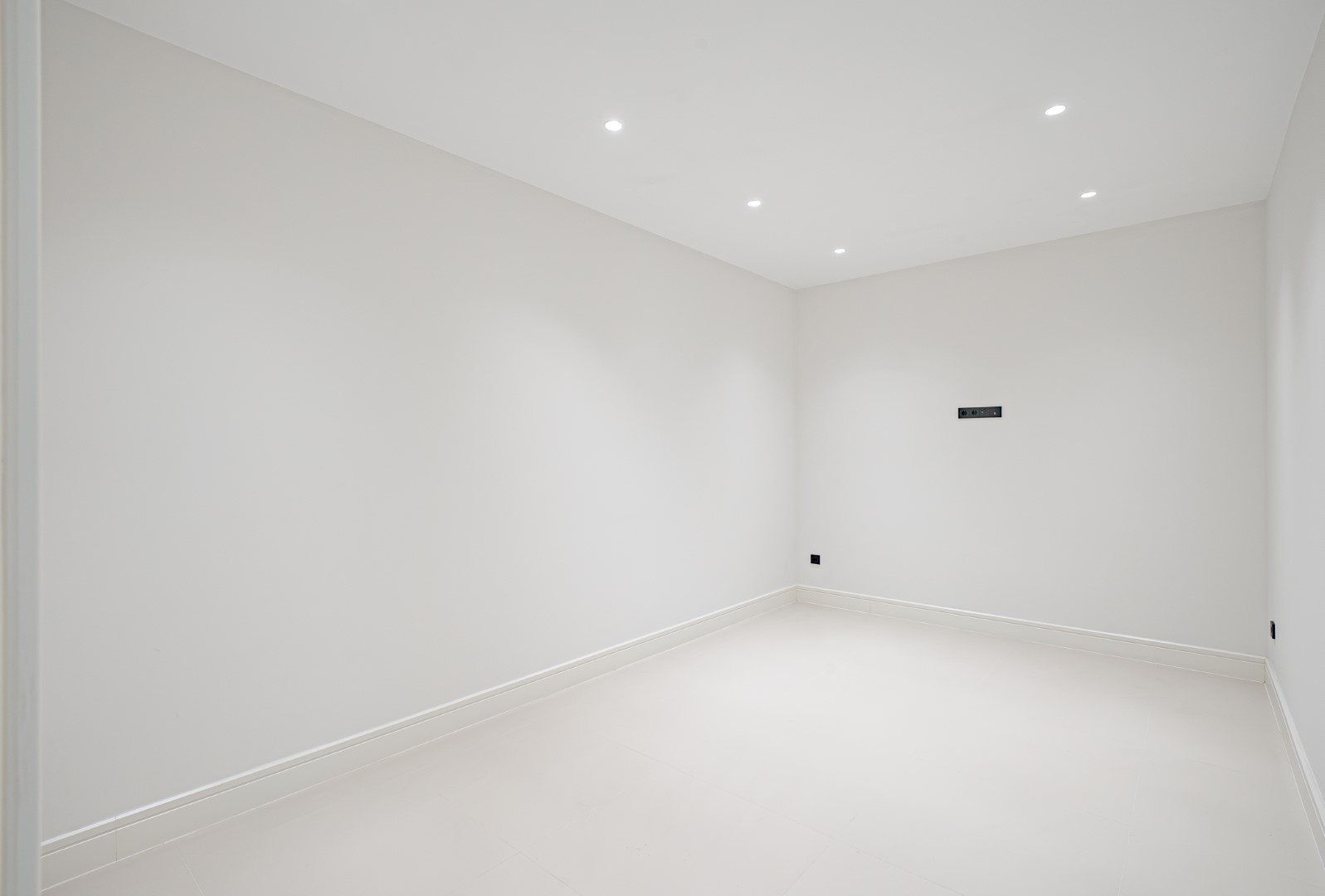 4 Bedroom Villa in Marbella - Photo 19