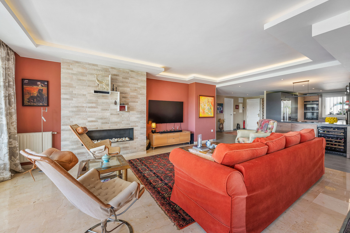 4 Bedroom Apartment in San Pedro de Alcántara - Photo 42