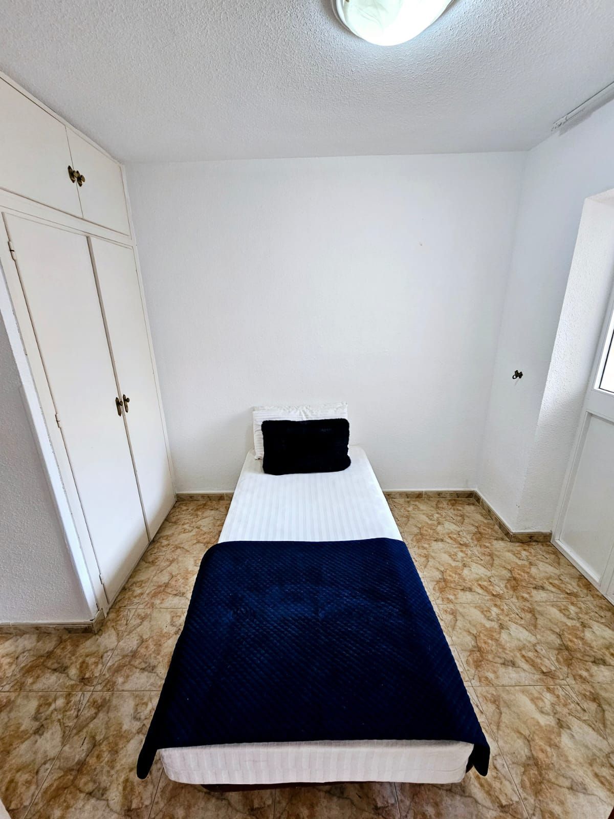 3 Bedroom Apartment in Fuengirola - Photo 13