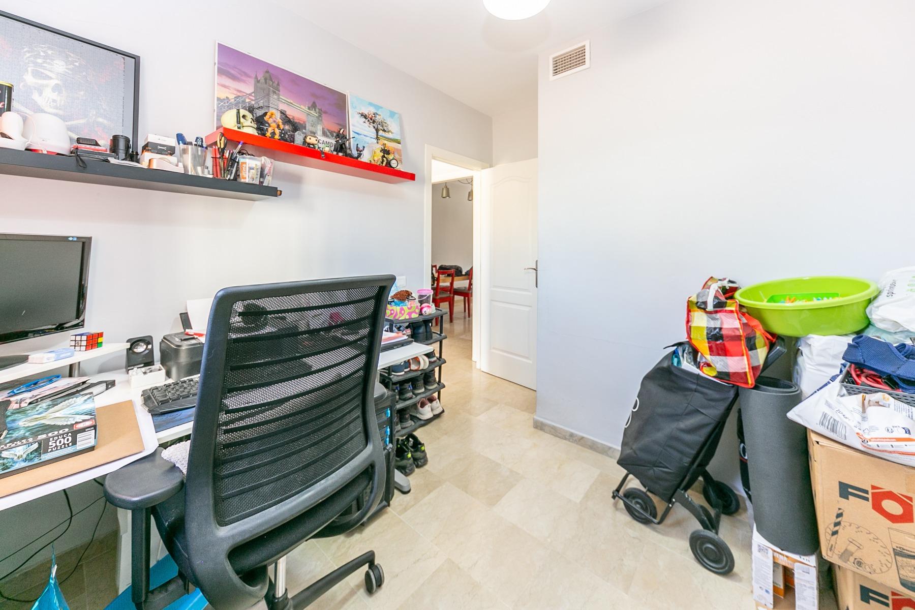 2 Bedroom Townhouse in Benalmádena - Photo 26