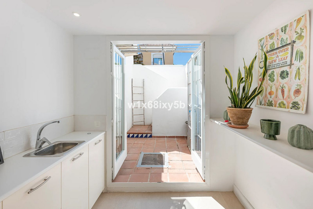 3 Bedroom Townhouse in Marbella - Photo 16