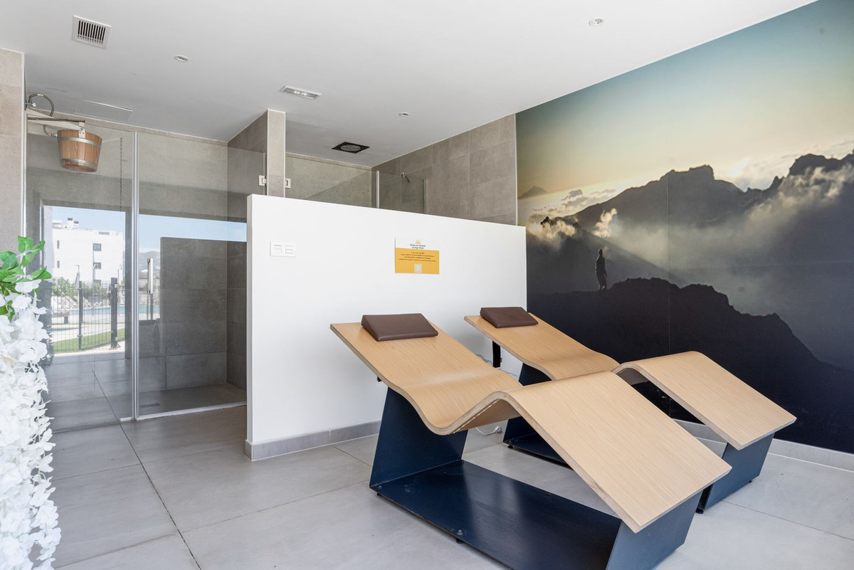 2 Bedroom Apartment in Mijas - Photo 27