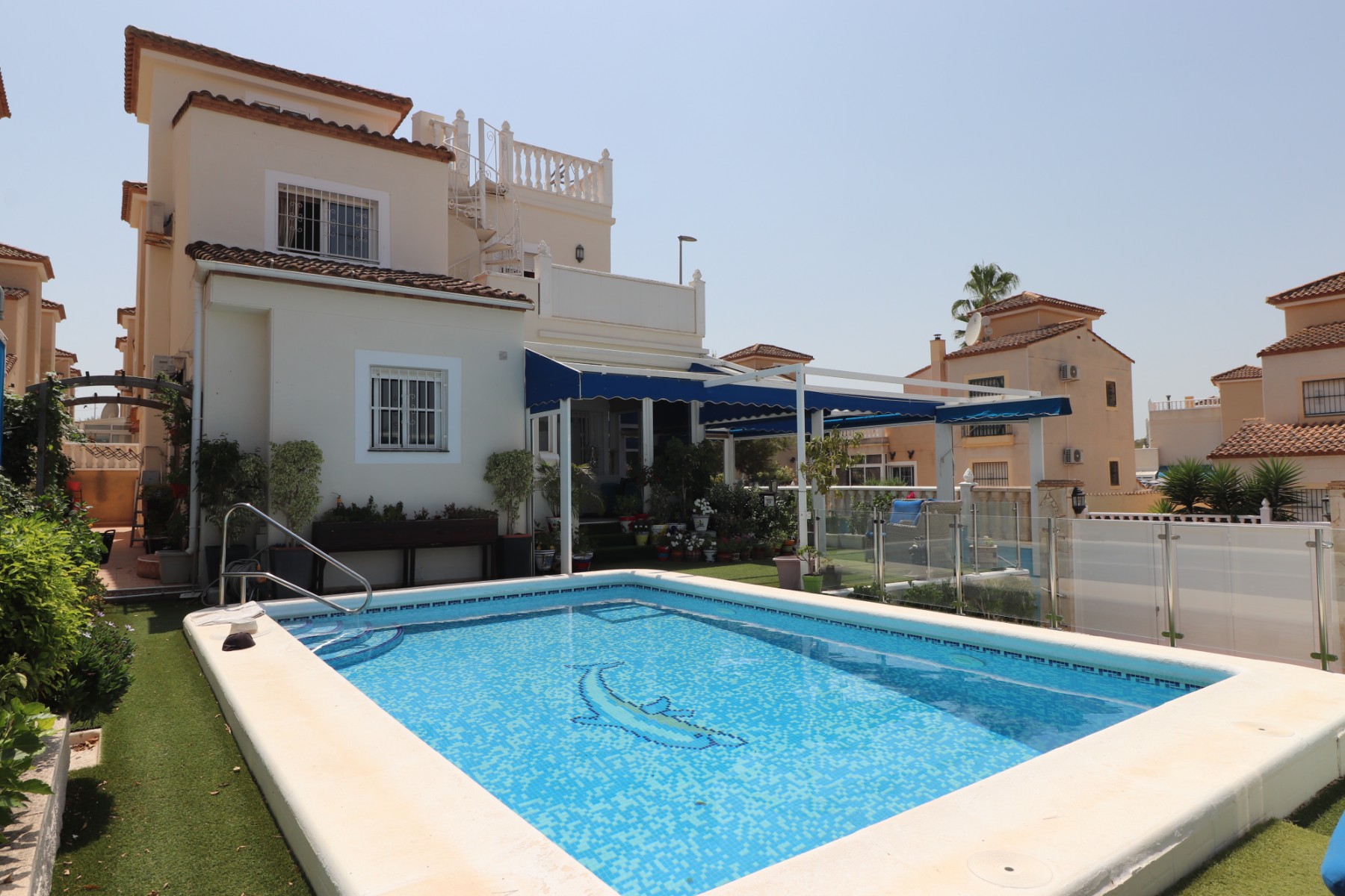 Moradia com 4 quartos com piscina em Alicante, Espanha – Foto 1