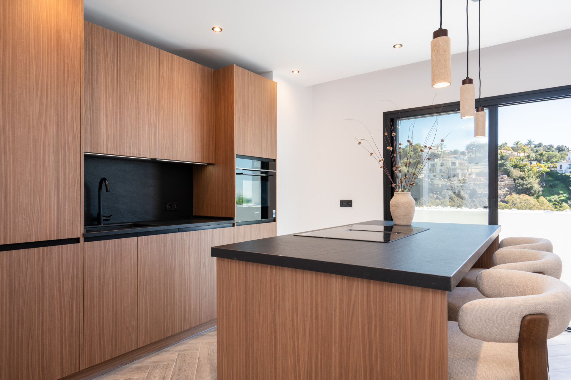 3 Bedroom Penthouse in Benahavís - Photo 14