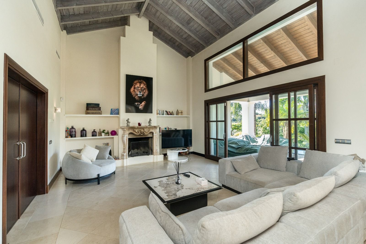 5 Bedroom Villa in Benahavís - Фото 2